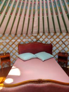 Tentes de luxe Yourtes Lacroutz : photos des chambres