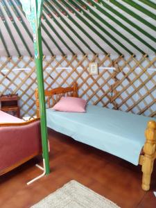 Tentes de luxe Yourtes Lacroutz : photos des chambres