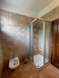 Terraced house with garden in Dongo - Larihome A13