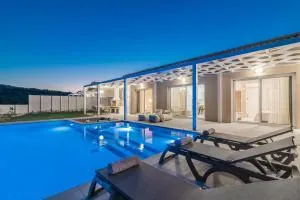 Spartakos Luxury Villa 2 - Koukounariá