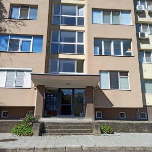 Апартамент Арена Бургас 5+1 човека