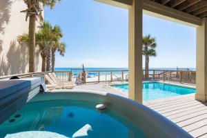 The Pelicans Nest - Beachfront 4 Bdrm 4 And Half Bath Home With Pool And Hot Tub!