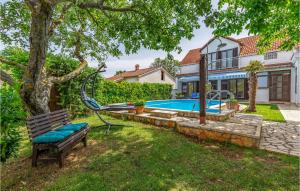 Amazing Home In Liznjan With 4 Bedrooms, Wifi And Outdoor Swimming Pool