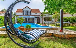 Amazing Home In Liznjan With Kitchen