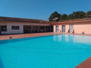 Lazer Campo Piscina 07 qts 4wc km.68 C.Branco