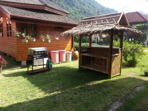 Golden Teak Resort Baan Sapparot