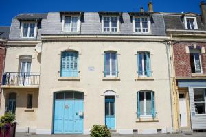 Maisons de vacances Lever du soleil, grande maison a 200m de la plage : Maison 3 Chambres