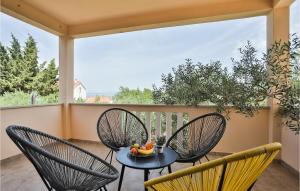 Awesome Home In Sutivan