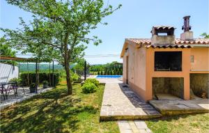 Amazing Apartment In Podpican With 2 Bedrooms, Wifi And Outdoor Swimming Pool