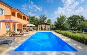 Lovely Home In Sv,lovrec With Kitchen 
