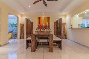 Pattaya Luxury 4BR Pool Villa-BBQ, Karaoke & Pool Table for Families & Group of Travellers