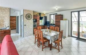 2 Bedroom Stunning Home In Bacilly