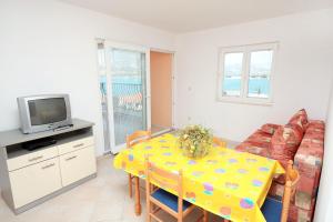 One-Bedroom Apartment with Terrace and Sea View room in Apartments by the sea Mastrinka Ciovo - 4836