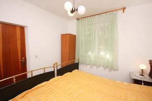 Family friendly seaside apartments Arbanija, Ciovo - 5220