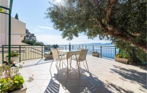 1 Bedroom Nice Apartment In Pisak 