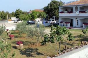 Apartments with a parking space Seline, Paklenica - 6603