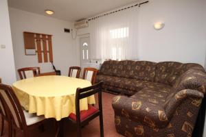 Apartments with parking space Seline, Paklenica - 6604