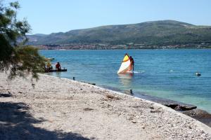 Apartments by the sea Mastrinka, Ciovo - 1005