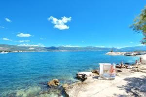 Apartments by the sea Arbanija, Ciovo - 1085