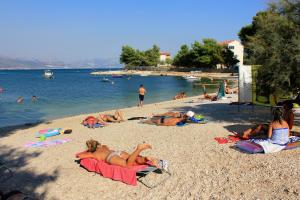 Apartments by the sea Mastrinka, Ciovo - 9447