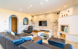 Awesome Home In Cavtat With Wifi 