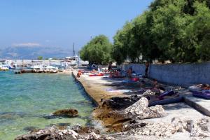 Apartments by the sea Arbanija, Ciovo - 11041