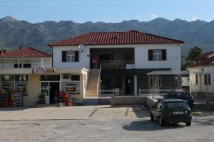 Apartments with a parking space Seline, Paklenica - 6628 