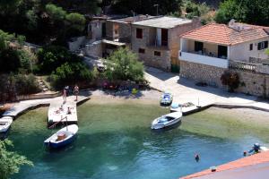 Apartments with parking space Basina, Hvar - 12420