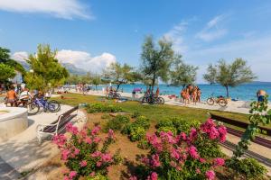 Apartments with a parking space Kastel Stari, Kastela - 12568