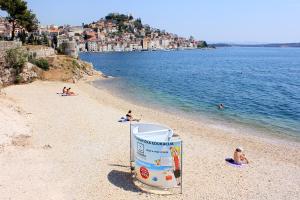 Apartments by the sea Sibenik - 13283 