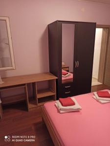 Apartments with a parking space Kastel Stafilic, Kastela - 13375