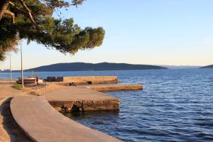 Apartments with a parking space Kastel Luksic, Kastela - 13734