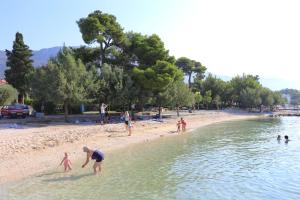 Apartments with a parking space Kastel Kambelovac, Kastela - 14084