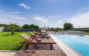 Amazing Home In Liznjan With 4 Bedrooms Outdoor Swimming Pool And Heated Swimming Pool
