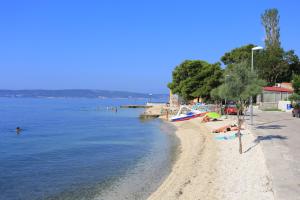 Apartments by the sea Kastel Kambelovac, Kastela - 14364