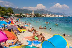 Apartments by the sea Kastel Stafilic, Kastela - 15110