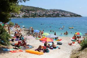 Apartments by the sea Mavarstica, Ciovo - 2097