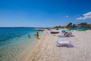 Apartments with a parking space Kastel Stari, Kastela - 16344