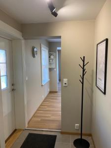 Fin leilighet, sentralt og sjønært,med parkering
