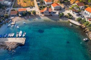 Apartments by the sea Cove Vela Stiniva, Hvar - 17075