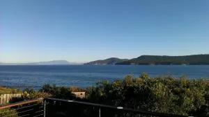 Larus Waterfront Cottage - Premaydena