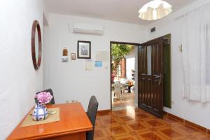 Apartments with parking space Slatine, Ciovo - 2566