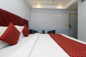 Hotel De Cruise - New Delhi Railway Station