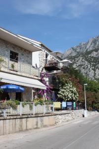 Apartment Gradac 6661a