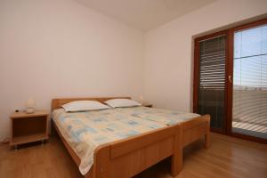 Two-Bedroom Apartment with Terrace and Sea View room in Apartment Starigrad 6606b