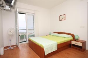 Studio with Terrace and Sea View room in Studio Brela 6907b