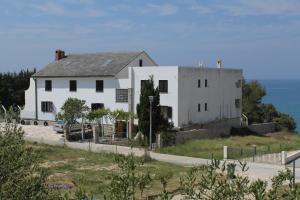 Triple Room Povljana 6476b