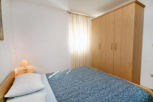 Apartments by the sea Mastrinka, Ciovo - 4836