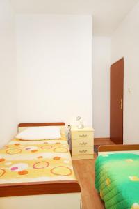 Apartments by the sea Mastrinka, Ciovo - 4836