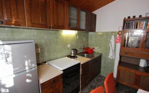 Family friendly seaside apartments Arbanija, Ciovo - 5220